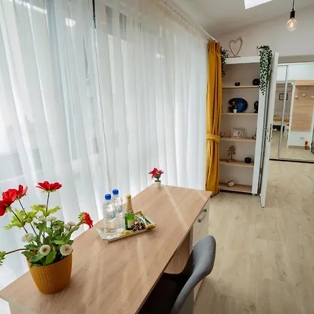Cozy & Comfortable Apartment, Cismigiu Park - Pop7 Апартаменты *