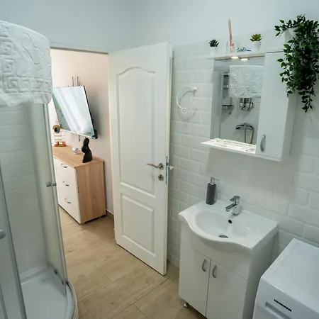 Cozy & Comfortable Apartment, Cismigiu Park - Pop7 Appartement